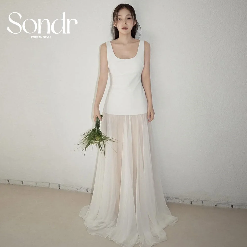 فساتين زفاف كورية بدون أكمام برقبة على شكل حرف U من Sondr فساتين زفاف مخصصة لحفلات الزفاف وحفلات الاستقبال #1