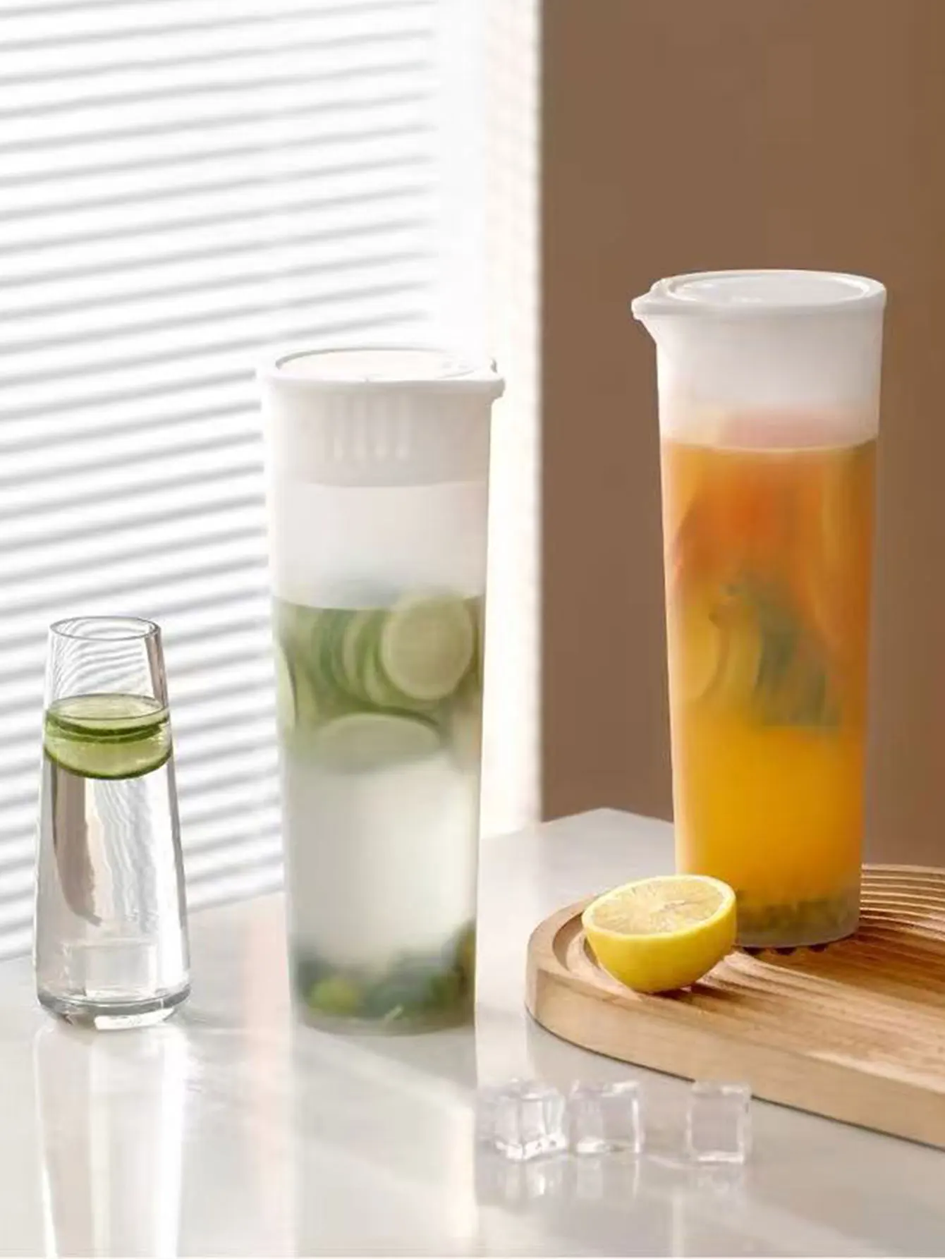 Kühlschrank-Wasserkrug für den Hausgebrauch, große Kapazität, hitzebeständiger Wasserbehälter, Sommer-Getränkebehälter, Krug für Cold Brew, Eiswasserkrug, 1 Stück.