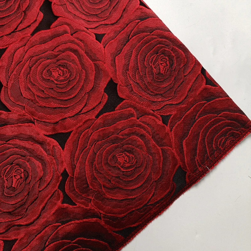 

Высокая плотность, большая темно-красная роза, рельефная жаккардовая ткань, креативная дизайнерская ткань для одежды, оптовая продажа, ткань для шитья, материал «сделай сам»