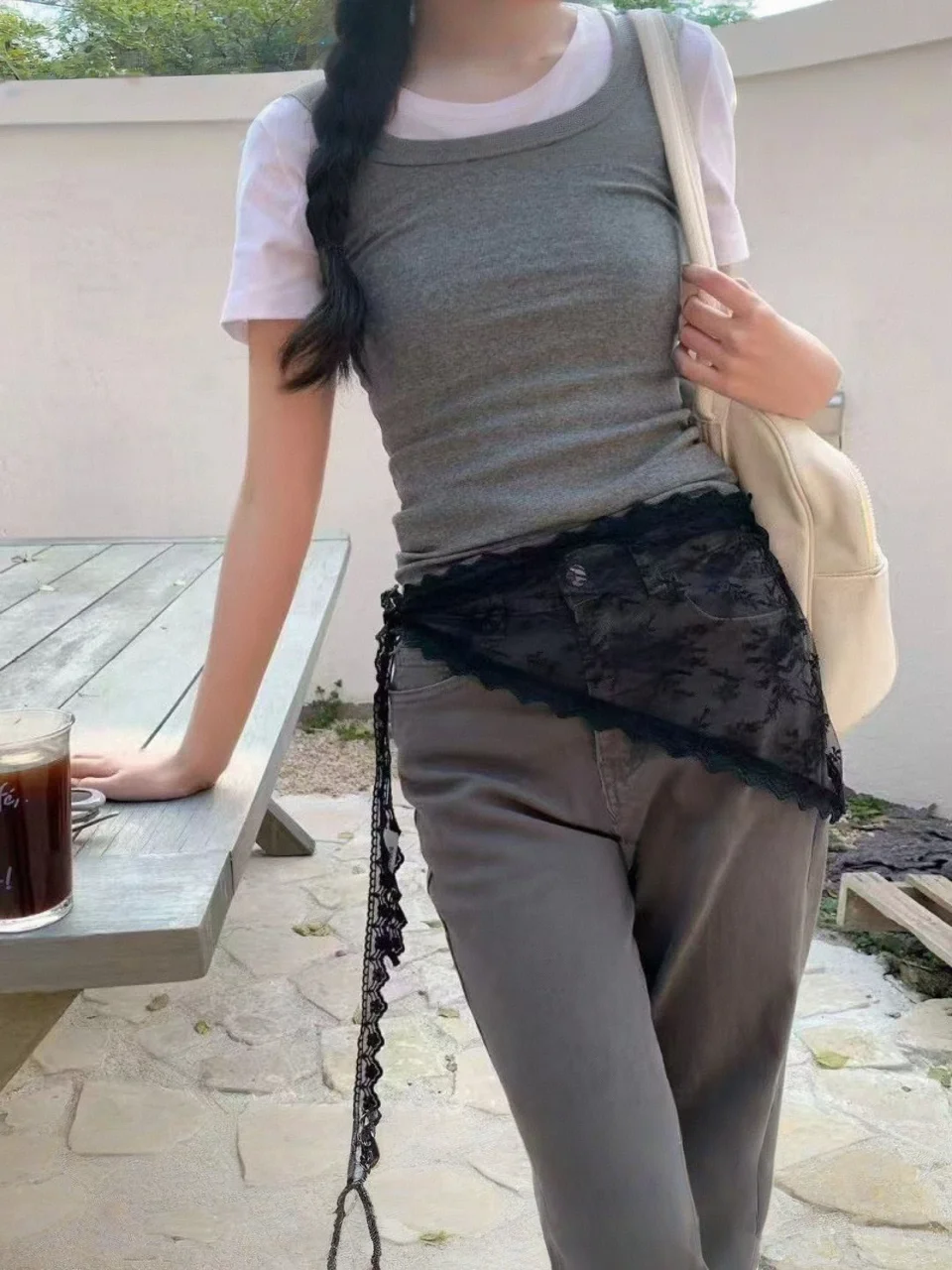 Jupe courte triangulaire en dentelle, demi-jupe, rideau de fesses avec foulard de printemps empilé de Style coréen