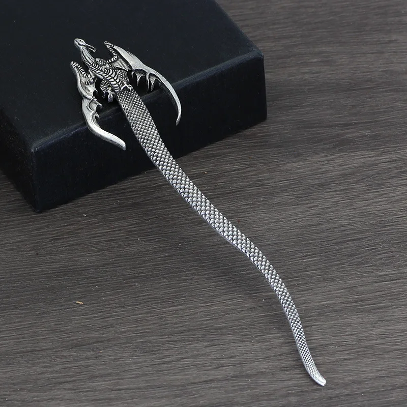 عصا شعر التنين معقدة من القرون الوسطى الخيال القوطي فيبي مفصلة مجنح التنين مقياس الملمس الكمال تأثيري أنيق داكن