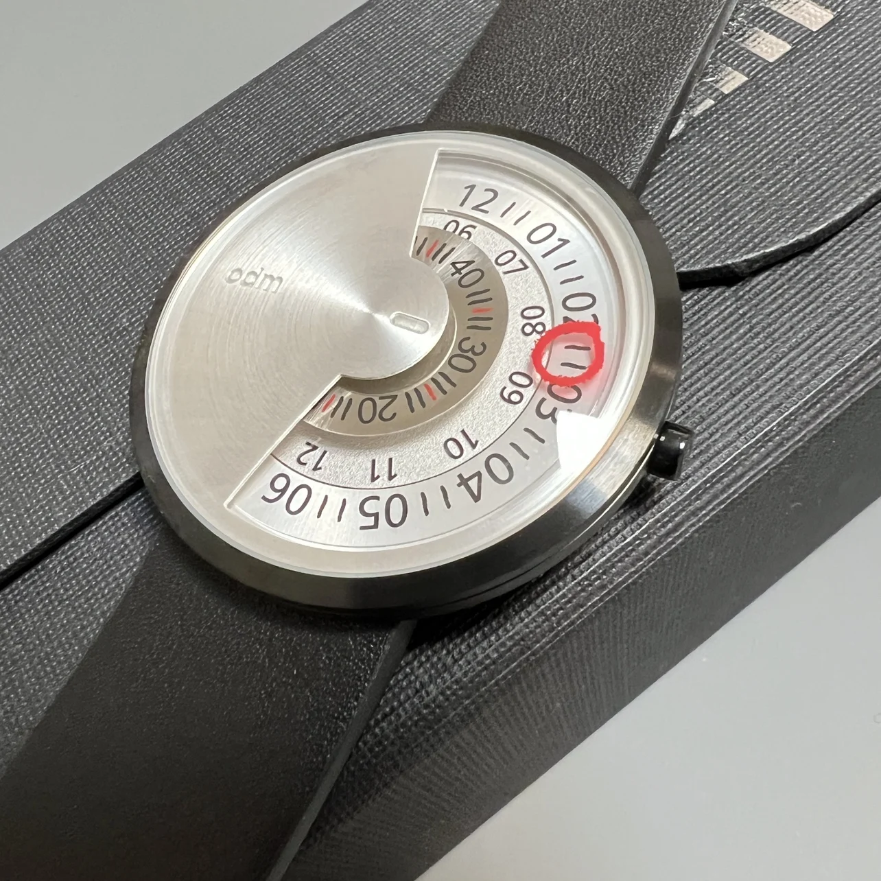 

Hong Kong tide brand ODM creative personality quartz men's watch leather belt fashion waterproof men's watch