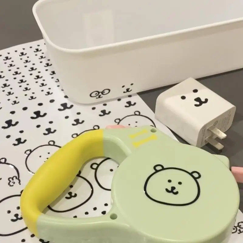 Simpatico orso cartone animato adesivo piatto decorazione adesivo tazza d'acqua decorazione computer può essere utilizzata per attaccare la scatola di immagazzinaggio dei mobili