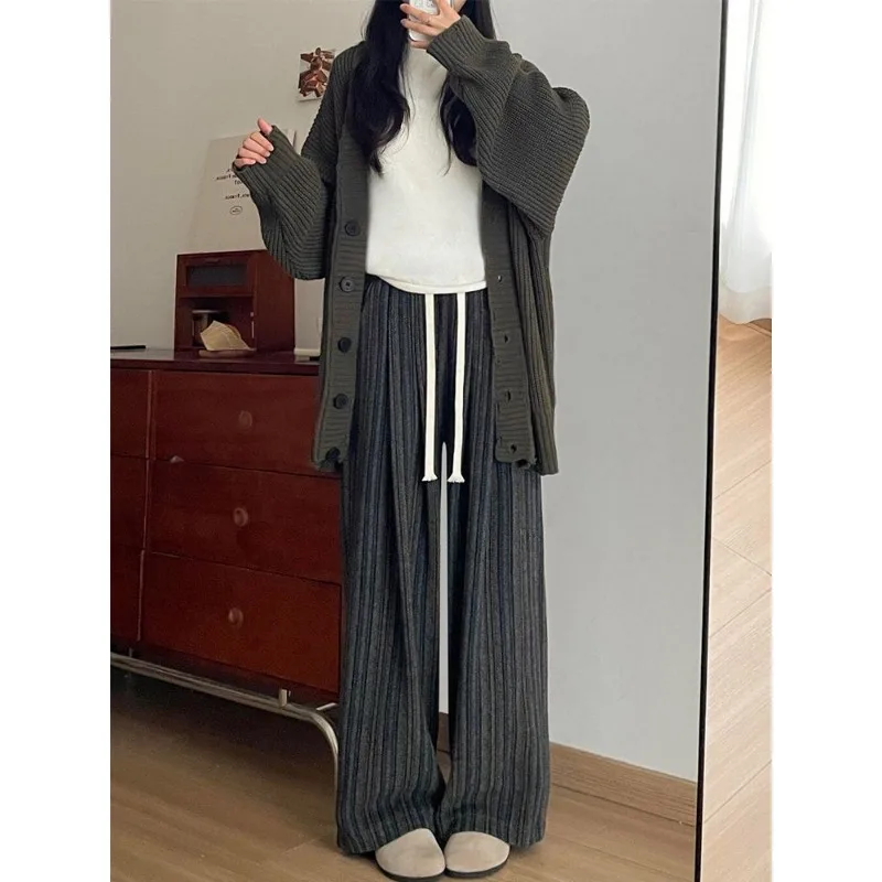 秋冬の女性向けニューレトロストライプベルベット厚手ルーズストレートカジュアルワイドレッグパンツ