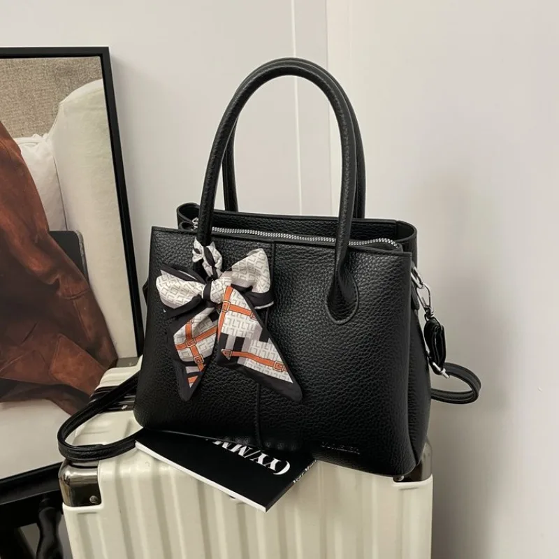 

Popular Classic Leather Handbag Women's Version With Detachable Strap Convertible To Clutch Versatile Fashion Choice