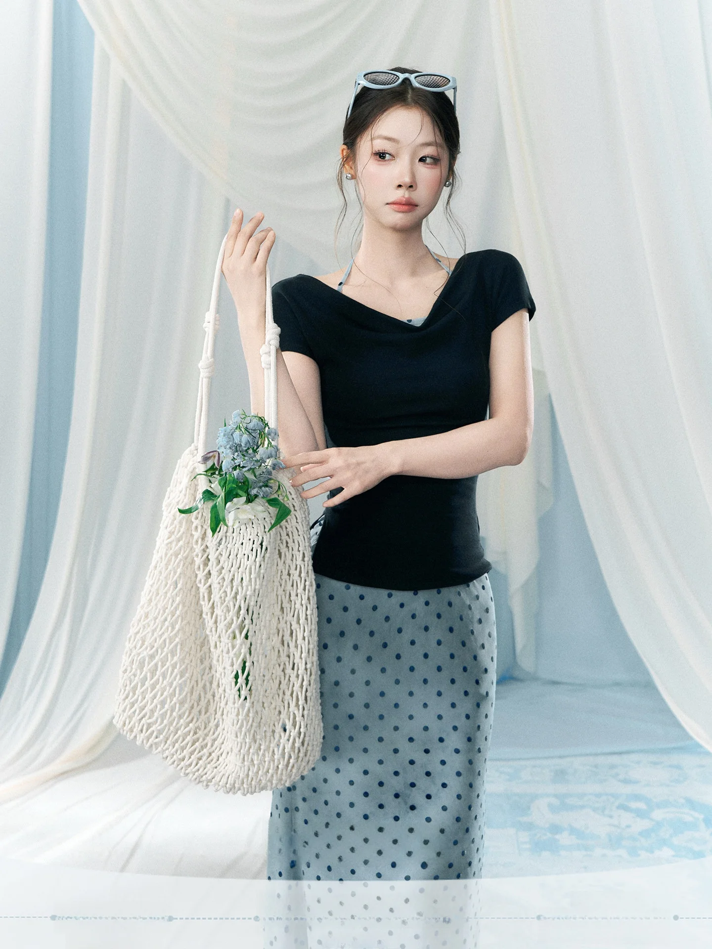 

Small Wild Berries Knitted Short Sleeve V-Neck Top Women's Light Maturity Style Slimming Shirt Korean Style Commute Pattern
