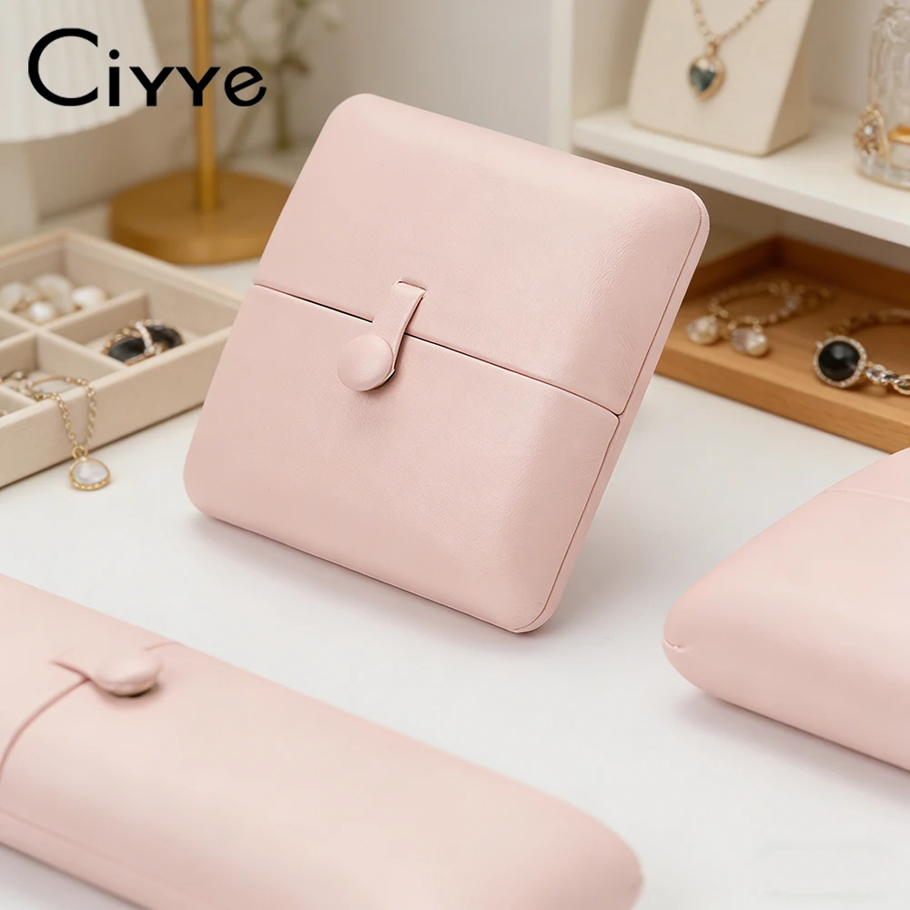 

Портативная шкатулка Ciyye из розовой искусственной кожи для хранения ювелирных украшений: колец, серег, браслетов. Идеально для путешествий, подарков, свадеб. Органайзер для украшений.