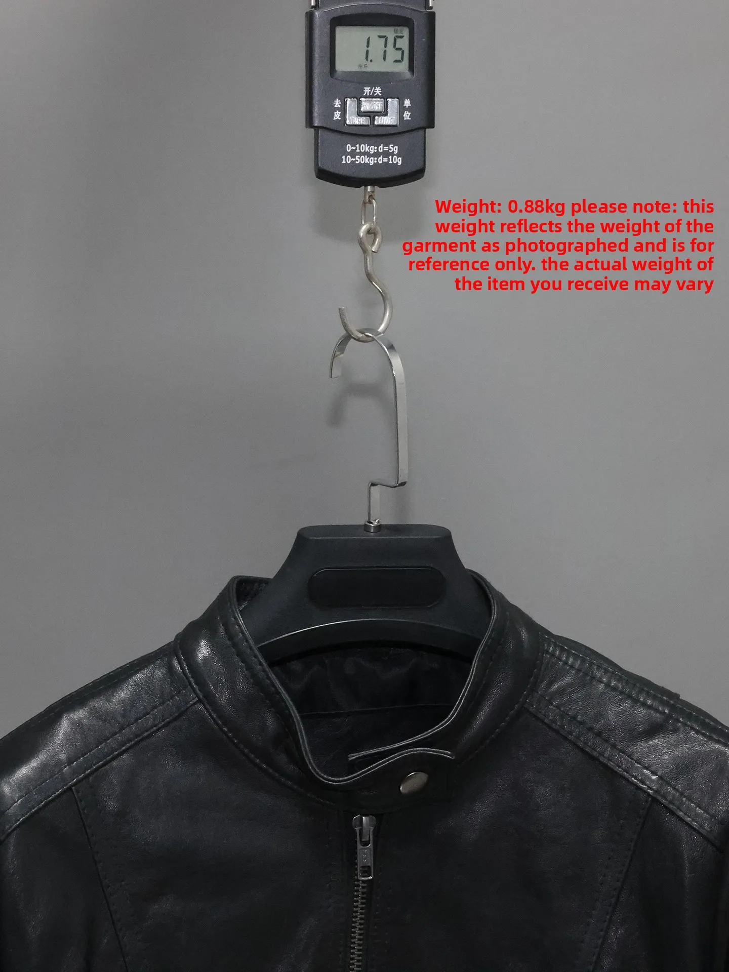 Damska skórzana kurtka casualowa slim fit, krótki płaszcz ze stójką, zapinana na zamek, długi rękaw, profesjonalna pielęgnacja skóry owczej.