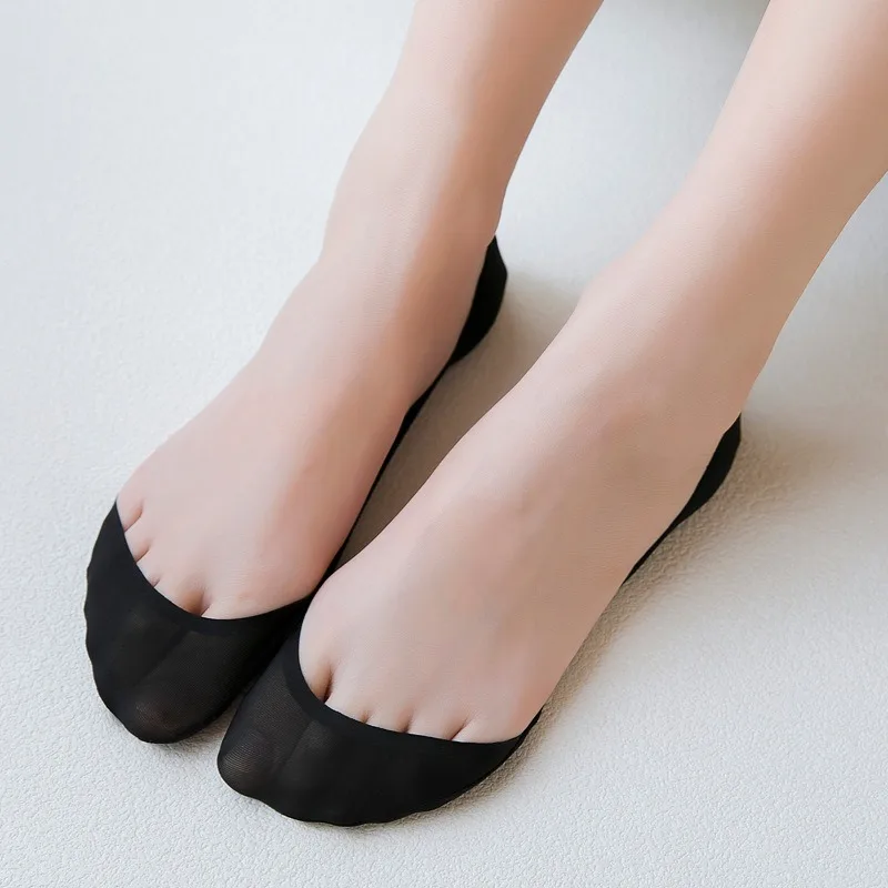 Women Ultra Thin Ice Silk No Show Boat Socks Invisible Nude Skin Tone Liner Socks Non Slip Silicone Heel Grip Low Cut Hidden Socks for Flats Loafers Sandals Dress Shoes Summer Office Foot Accessories