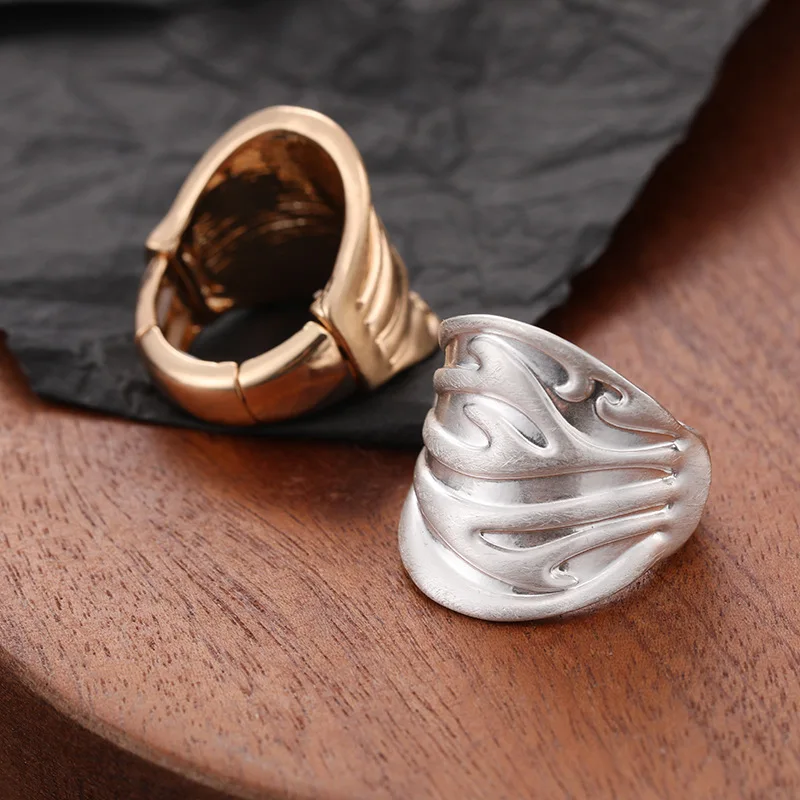 hot-selling new high-end hollow retro live ring jewelry fashion trend European and American wholesale