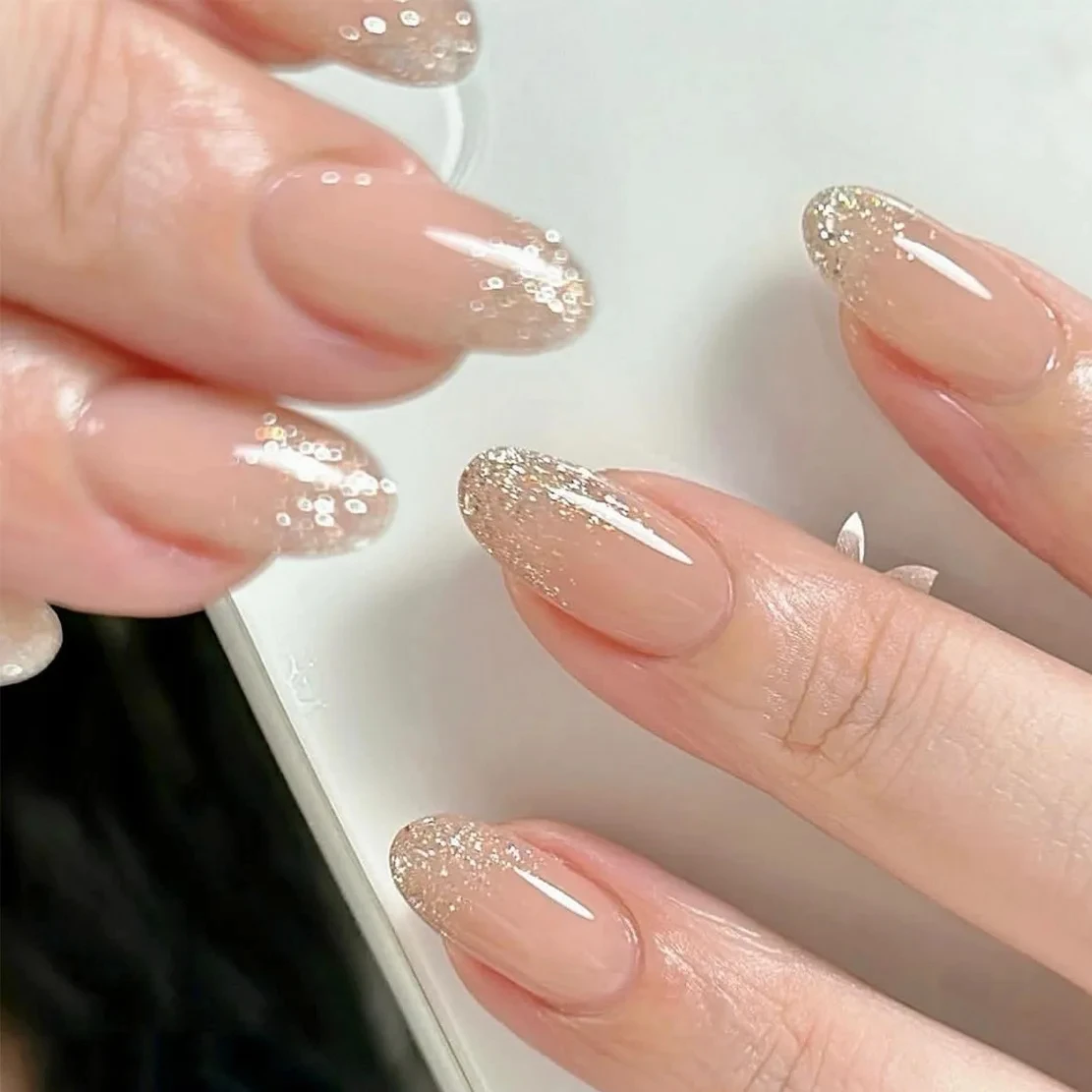 

Elegant Classic French Gold Glitter Gradient Simple Nude Almond Fake Nails Art False Nail Charm Tip Press on Nails Manicure Tool