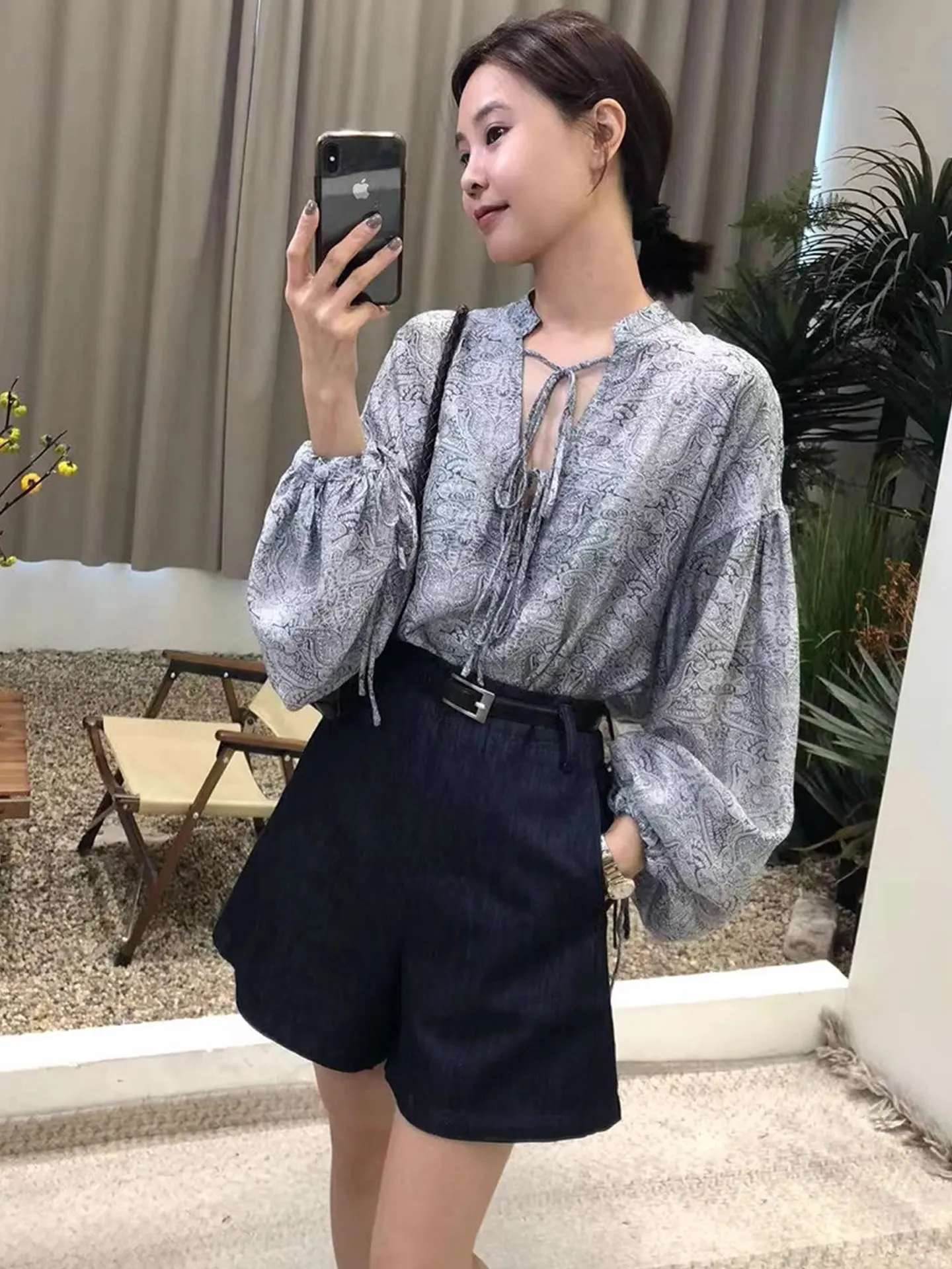 

Женский топ с цветочным принтом и длинными рукавами, летний, 2026, в корейском стиле, для повседневной носки, прямого кроя, из шелкового шифона, с узлом, универсальный