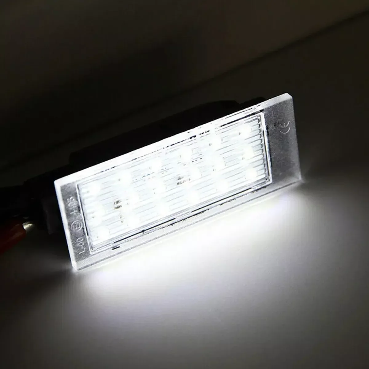 2pcs Car Number Plate Light Bulb Xenon White LED Light OEM4416659 For Vauxhall Vivaro Nissan NV300 2014-2019 Car Accessories view 4