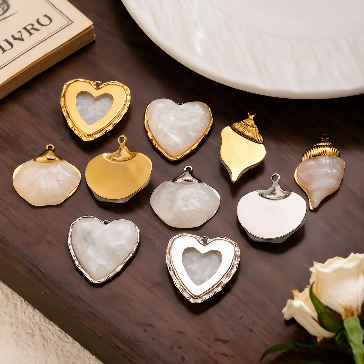 dropshipping-2026-pingente-de-aco-inoxidavel-com-concha-branca-irregular-natural-coracao-gravado-concha-elefante-e-abacaxi-–-joia-chique-e-tendencia