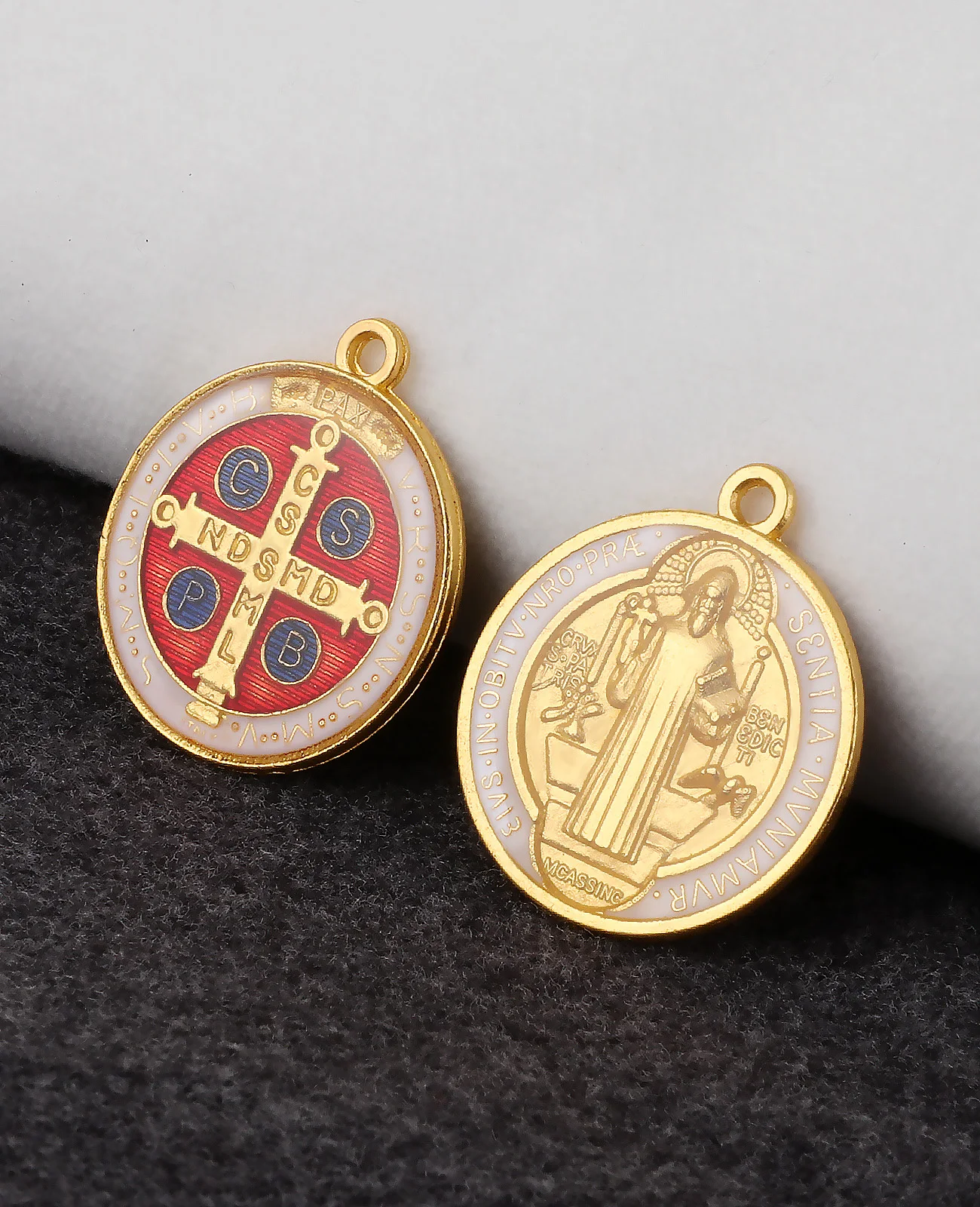 5 قطعة طرد الأرواح الشريرة المسيحية سانت البنديكت المعلقات المينا جولة CSPB سانت بنديكت الصليب ميدالية حُليات المجوهرات اكسسوارات
