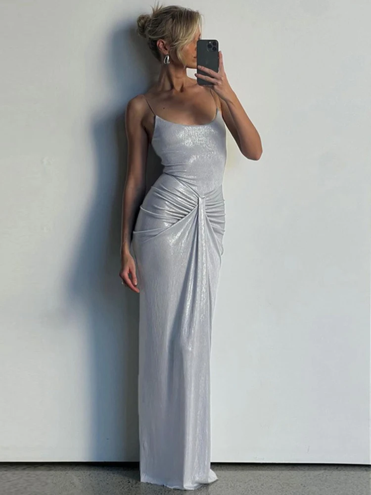 Mozision Sliver Spaghetti Strap Maxi abito sexy per le donne Moda Sparkle senza maniche Backless increspato Beach Club Abito lungo sexy