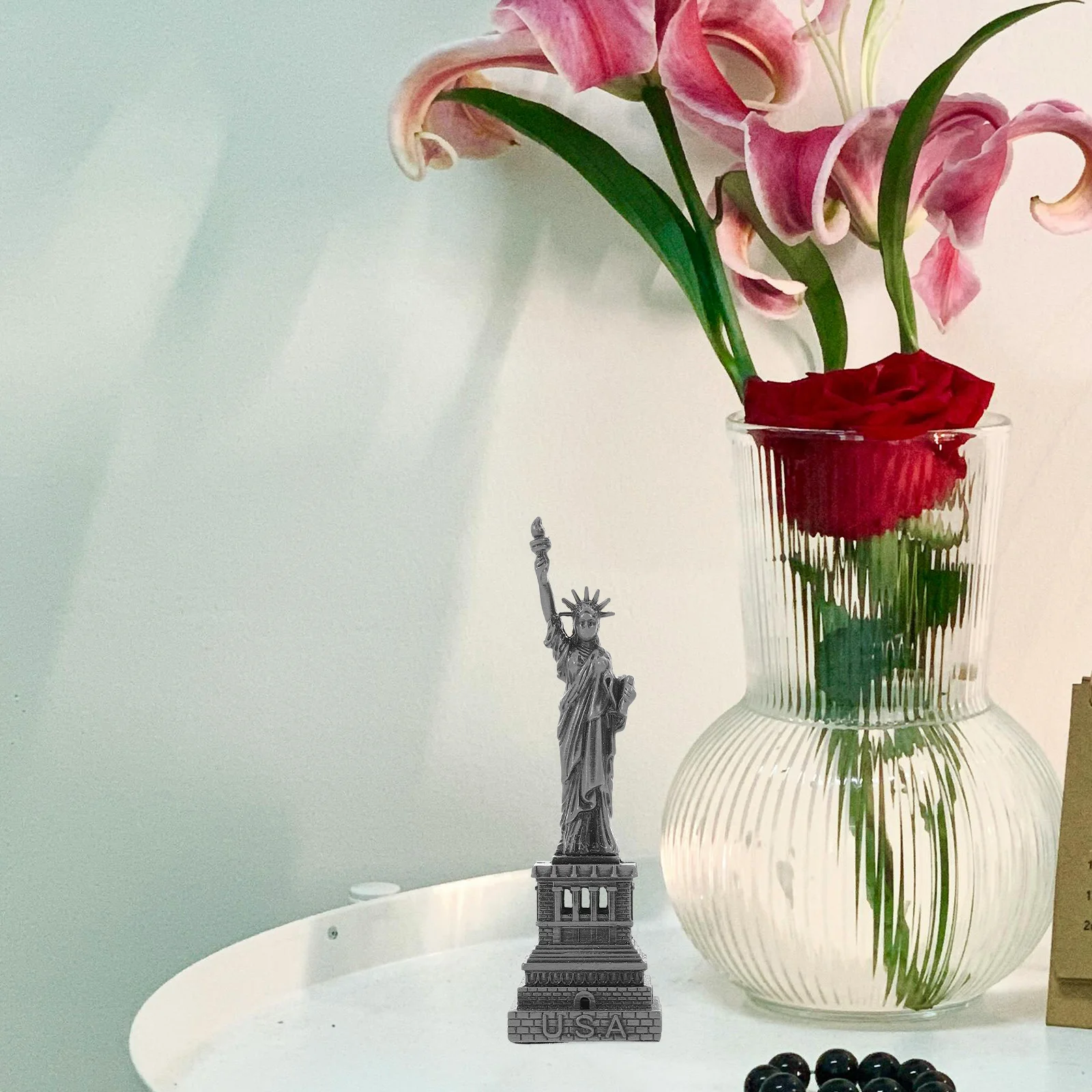 

Statue of Liberty Alloy Desktop Sculpture Metal Ornament for Home Office Decoration Landscape Collection Souvenir