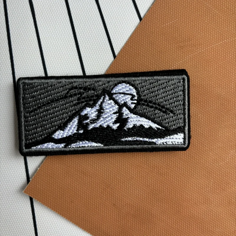 Decal in the Siberian Mountains Embroidery Patch Tactical Hook&Loop Armband Military Chevron Badge Backpack Stickers