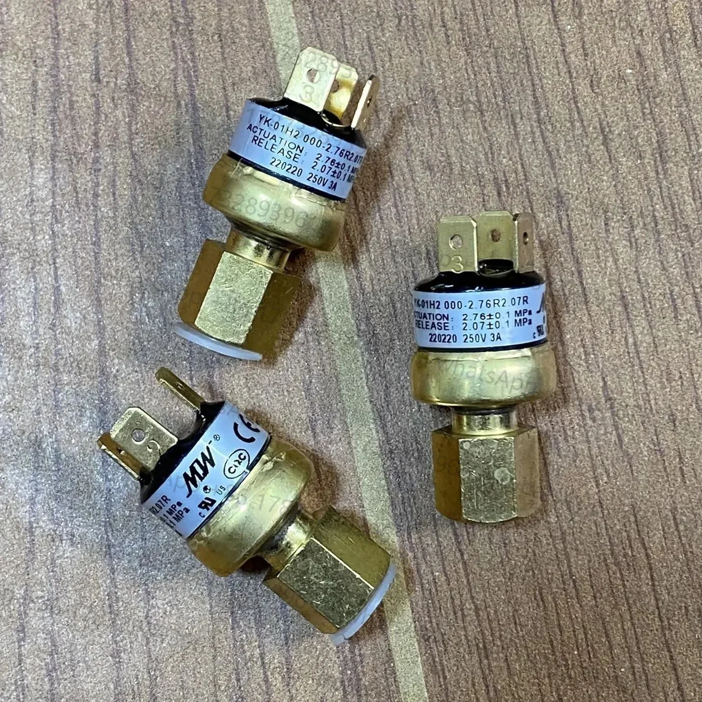 

YK series pressure switch controller YK-01H 2.76/2.07 MPA Air conditioning heat pump high pressure low close connect