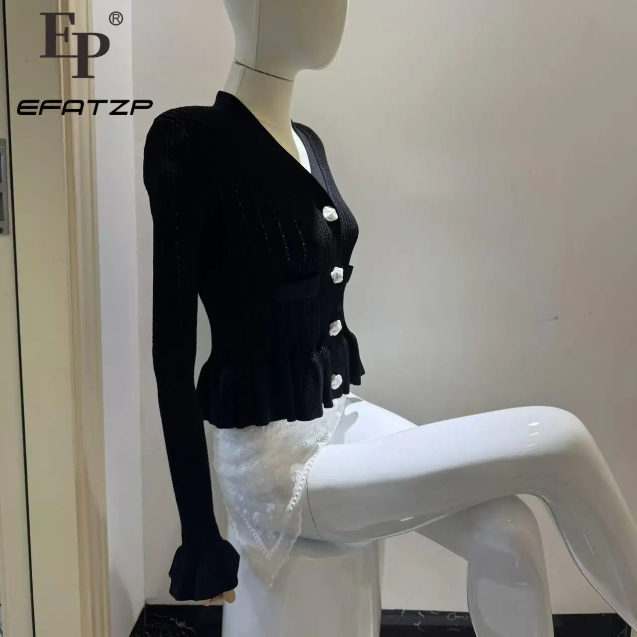 

High Quality Early Autumn New Black Knitting Cardigan Women Gold Buckle Ruffles V-neck Slim Fit Sweater Tops 5240143