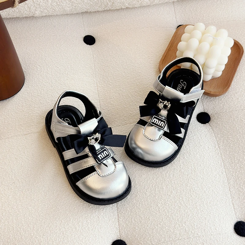 

Детские сандалии с ремешками для девочек, новинка 2023 года, летние римские туфли для малышей с милым бантом, нескользящие элегантные праздничные сандалии принцессы для девочек