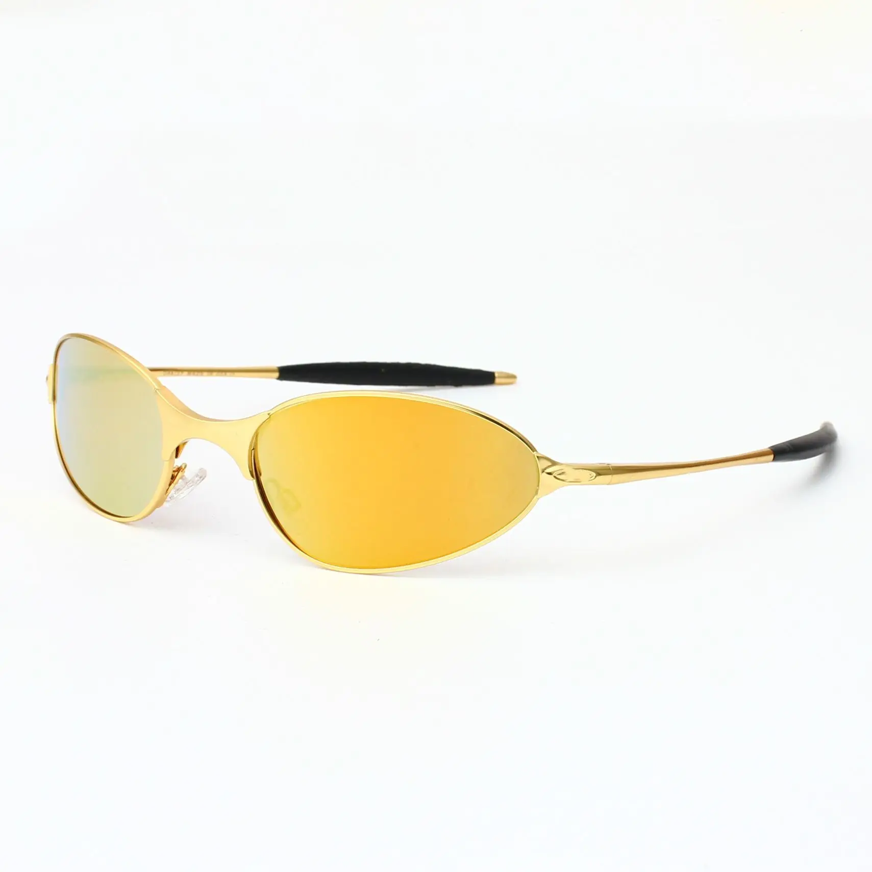 

Classic UV-Protective Sunglasses for Travel and Driving Sunglasses for Protection Against Glare