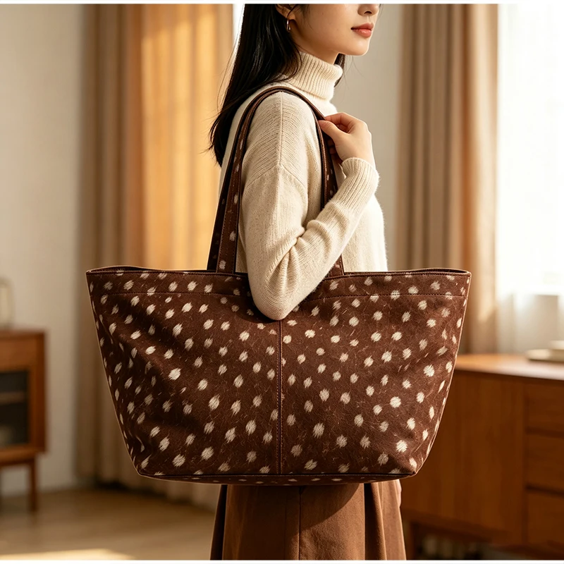 Retro Wildleder-Tasche mit Hirschmuster und Tupfen, Große Kapazität, Damen-Schultertasche, Alltagstasche für Arbeit und Einkauf, Einfach und Leicht – Detail 8