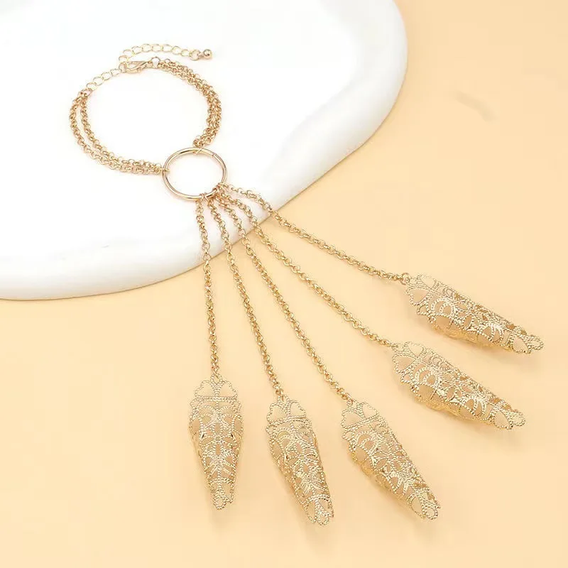 Gothic Retro Hollow Pattern Bracelet For Women Punk Kpop Nail Chain Ring Bracelet Long Ghost Finger Mittens Claw Party Accessory view 4