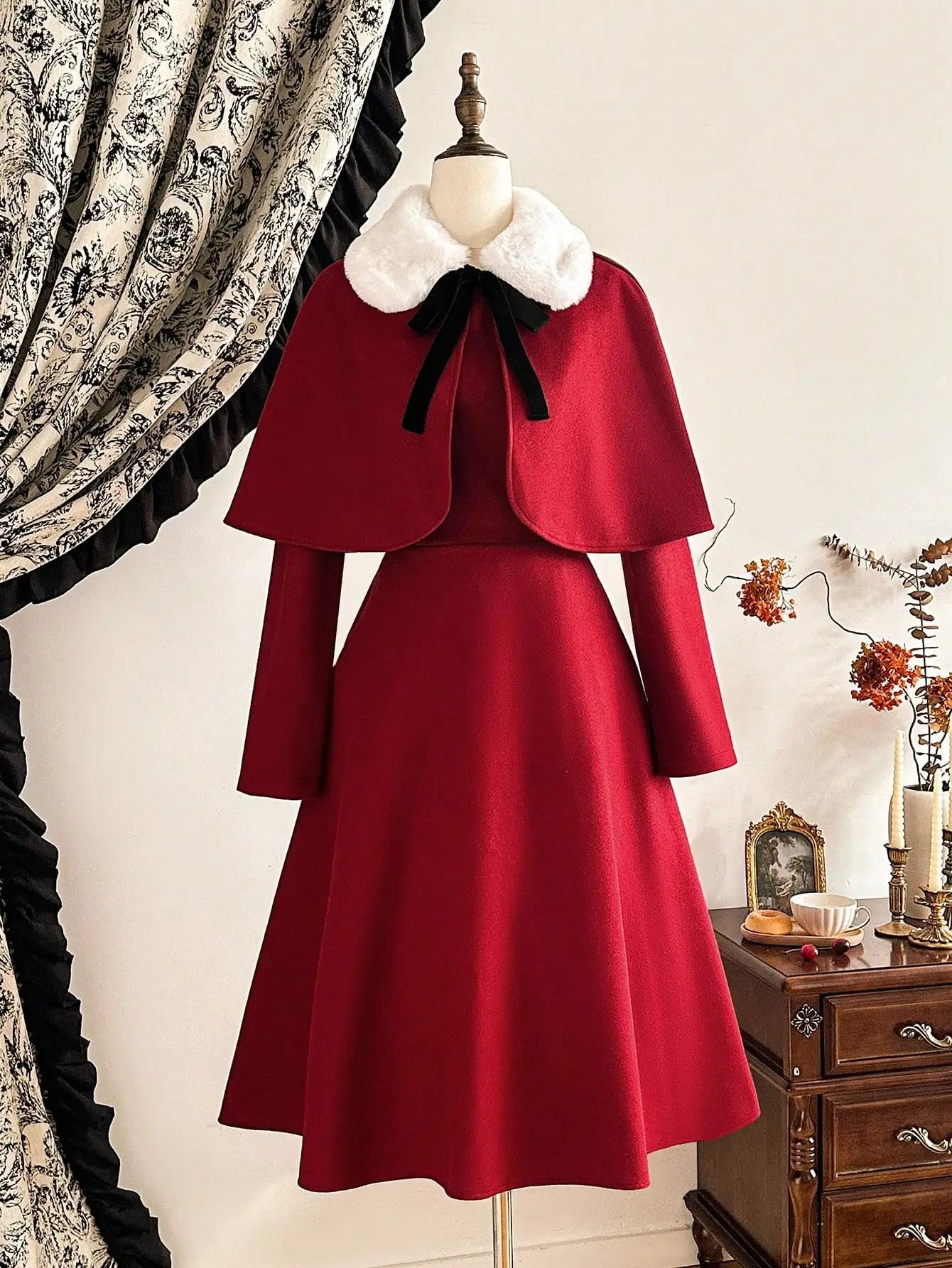 

Elegant Red Wool Blend Cloak & A-Line Dress Set with Faux Fur Collar and Bow