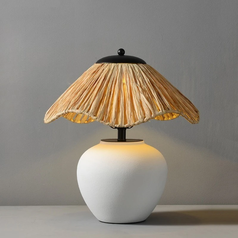 Japanese-style ceramic table lamp homestay designer medieval living room bedroom bedside hotel decorative lamp advanced sense