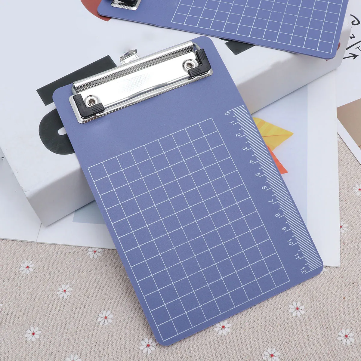

3Pcs Plastic Clip Board Lightweight Writing Clipboard Solid Hanging A6 Paper Holder for Office School Use Blue