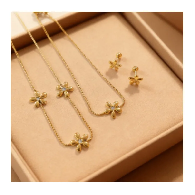 

Hot-selling Stainless Steel Zircon Flower Necklace Set Light Luxury High-end Versatile Flower Necklace Jewelry Set