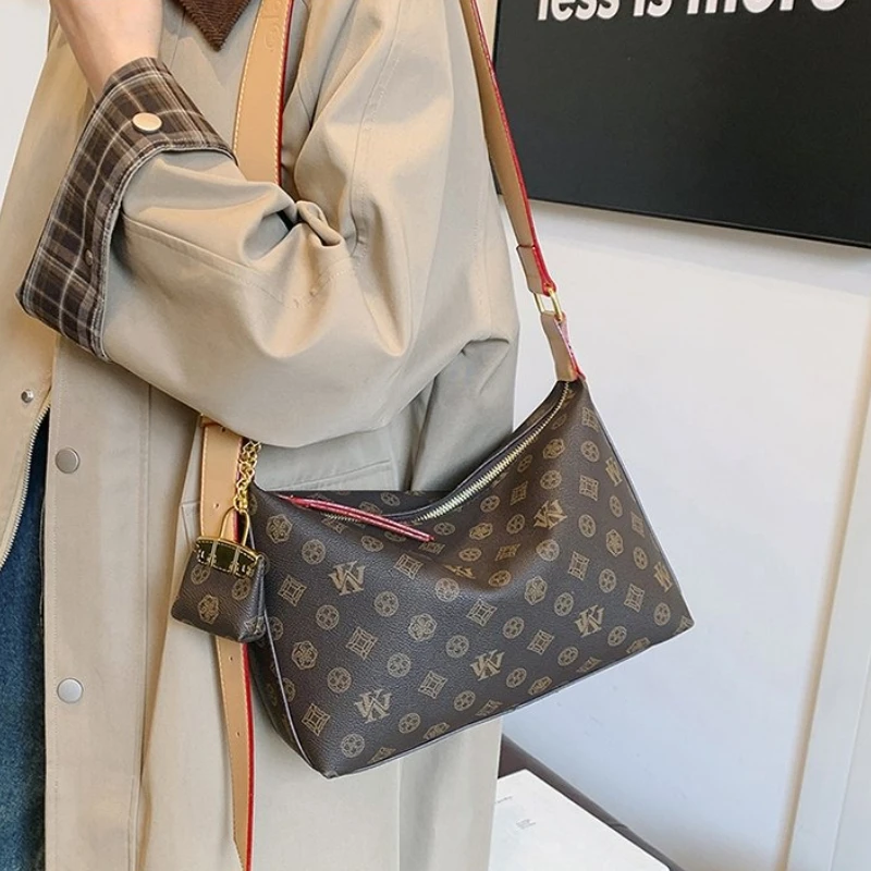 가을과 겨울 통근을 위한 새로운 대용량 가방 토트백, 고급 싱글 숄더백, 넓은 어깨끈 크로스바디백