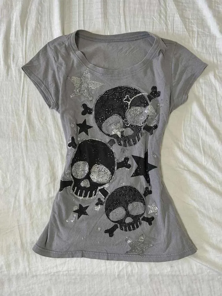 Retro vintage Skull Star Print T-Shirt for Women with Round Neck Slim Fit Short Sleeved Gray gothic Style Spicy Girl Top