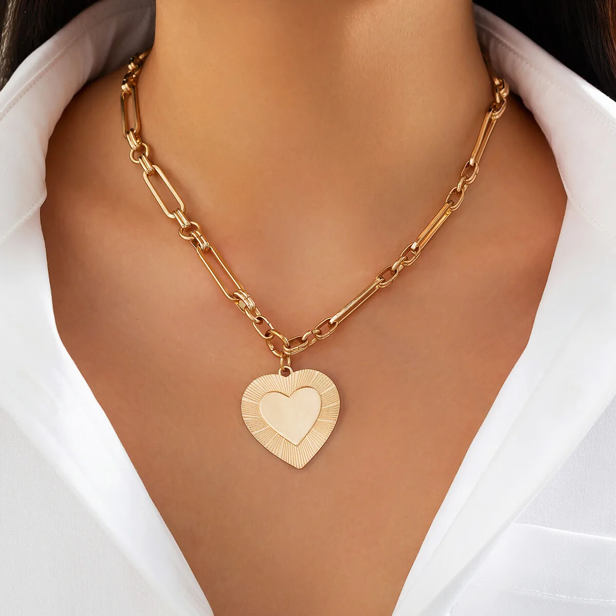 IngeSight.Z Minimalist Vintage Love Heart Pendant Woman Necklace 2024 Trendy Cross Chain Clavicle Choker Ladies Punk Jewelry