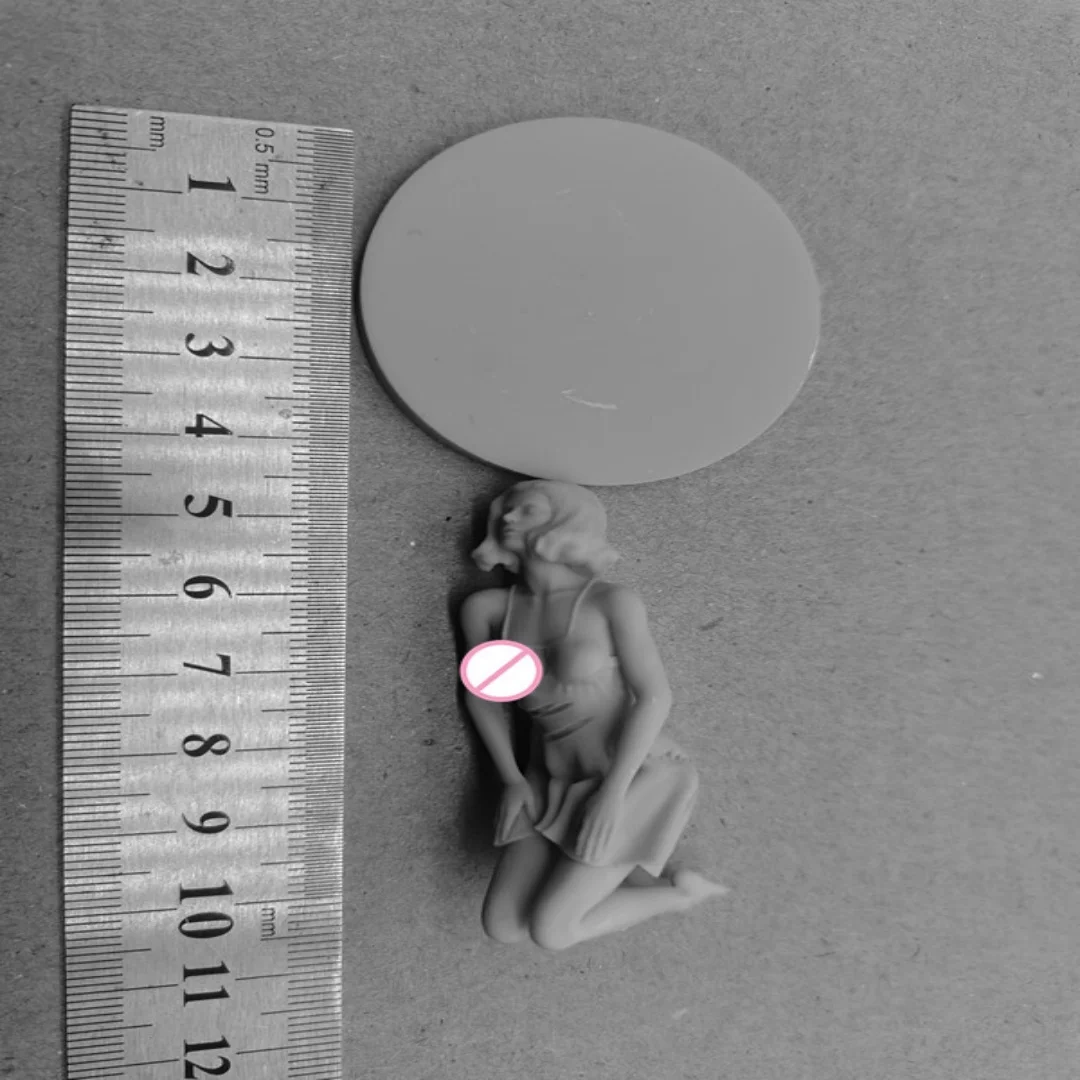 A garota nas mãos do King Kong diy (sem as mãos) Kit de modelo montado em resina em escala 1/24 Brinquedos de escultura desmontados e sem pintura