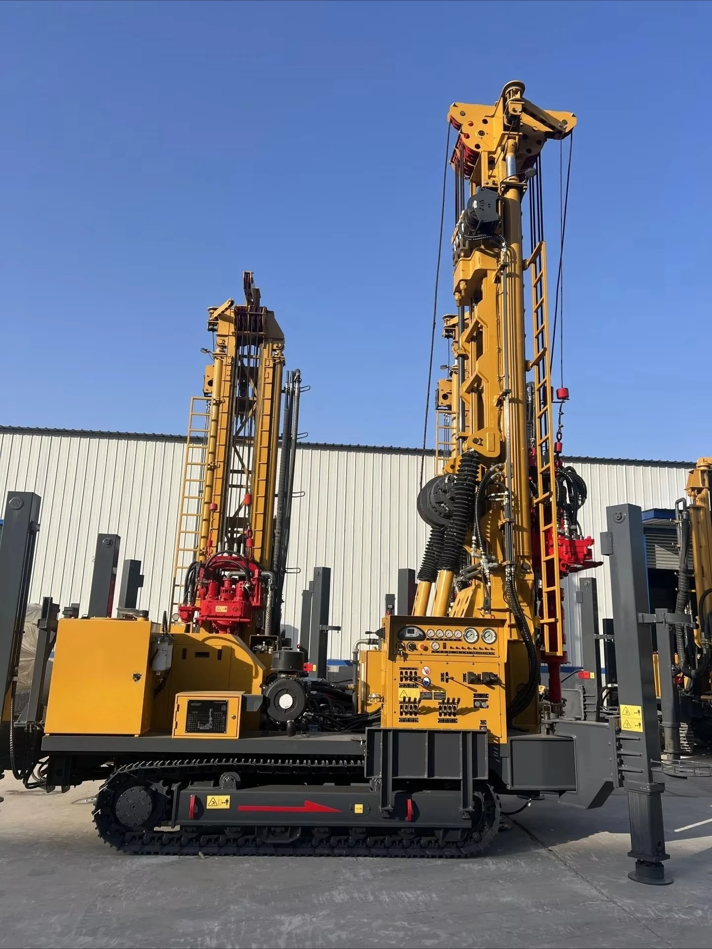 Crawler Water Well Drilling Rig for Various Construction Operations Gear Pump Core Stock for Sale