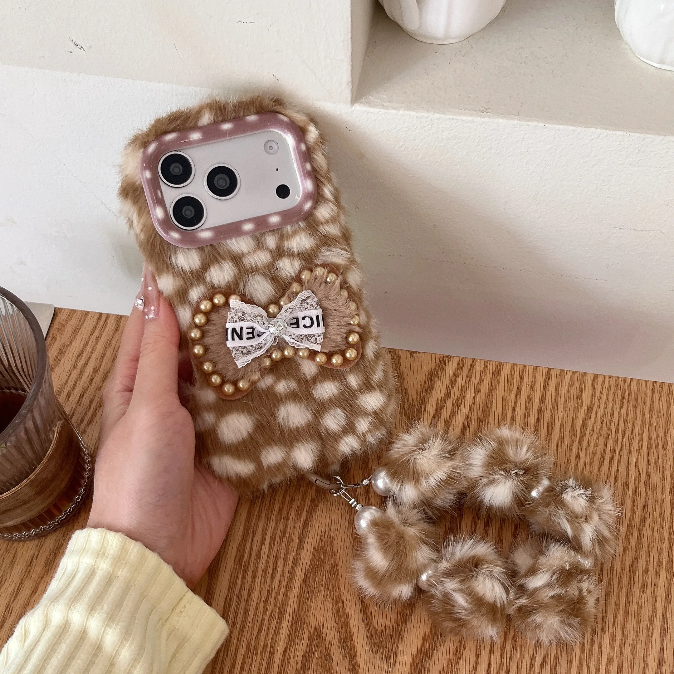 3D Pearl Butterfly Knot Bracel - огляд і ціна Phone Cases Designer