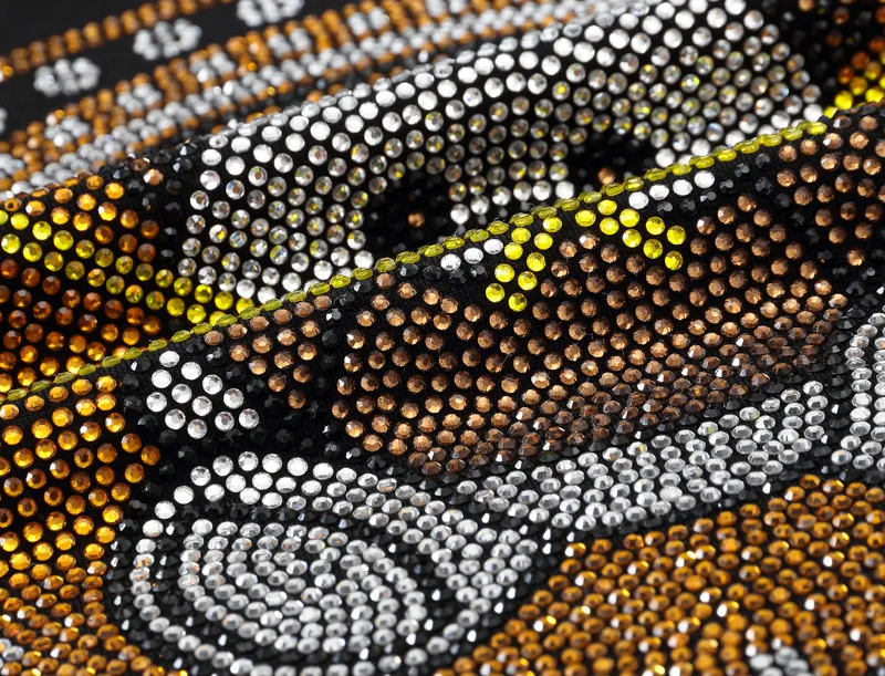 2023 Cartoon Bear Rhinestones Graphic T Shirts for Women Fashion Streetwear O Neck Ladies Short Sleeve Womens Tshirts Big Sizes