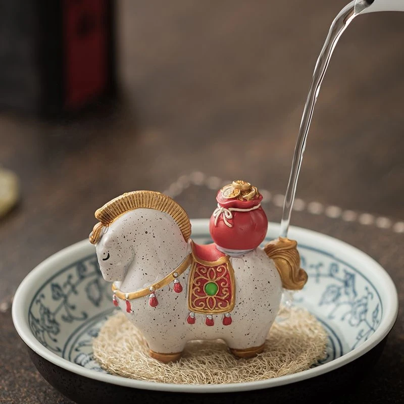 Color-changing Fortune-bringing Resin Tea Pet Ornament, Chinese-style Tang Horse Tea Table Accessory Desktop Decoration