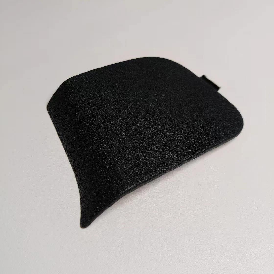 Cocok untuk Jeep Commander Grand Cherokee Sabuk Pengaman Sisi Pengemudi Penutup Jangkar Batu Tulis Gelap 5KD27XDVAA