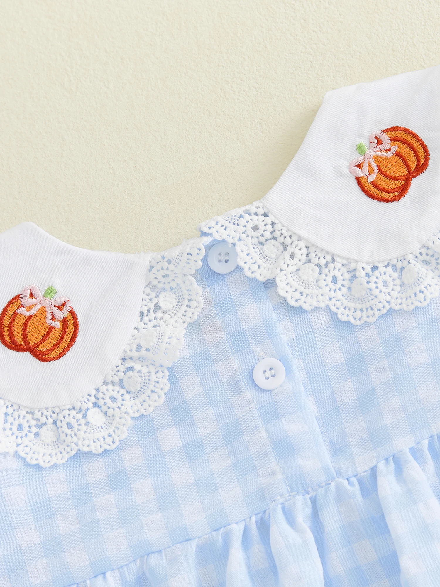 1-6 Jahre Kleinkind Mädchen Halloween-Kleid Niedliches Kürbis-Stickerei Flügelärmel Rundhals Kariertes Spitzenkleid Kostüm – Detail 4
