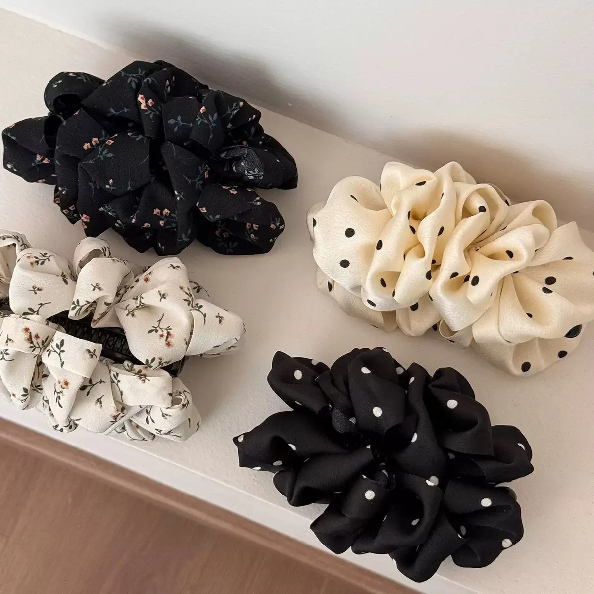 Vintage Floral And Polka Dot Banana Clip - Soft Satin Pleated Fluffy Cloud Bubble Women'S Hair Accessory
