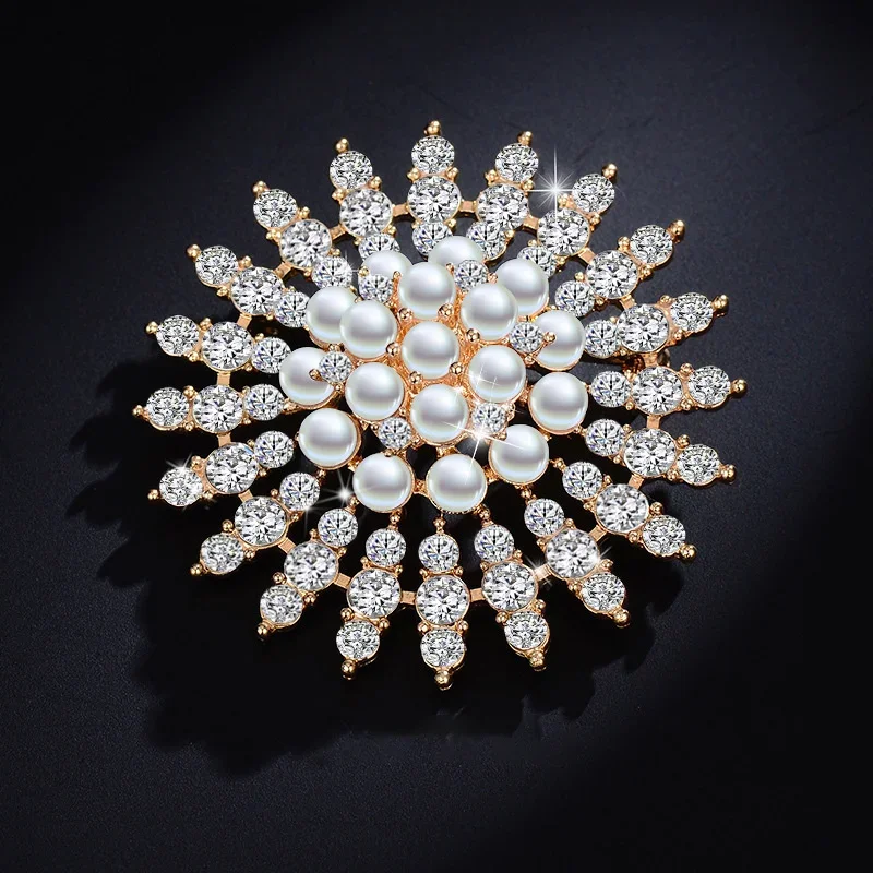 New Luxury Elegant Glittering Sunflower Brooches Silver Gold Color Rhinestone Alloy Pearl Brooch Lady Party Pins Birthday Jewelr