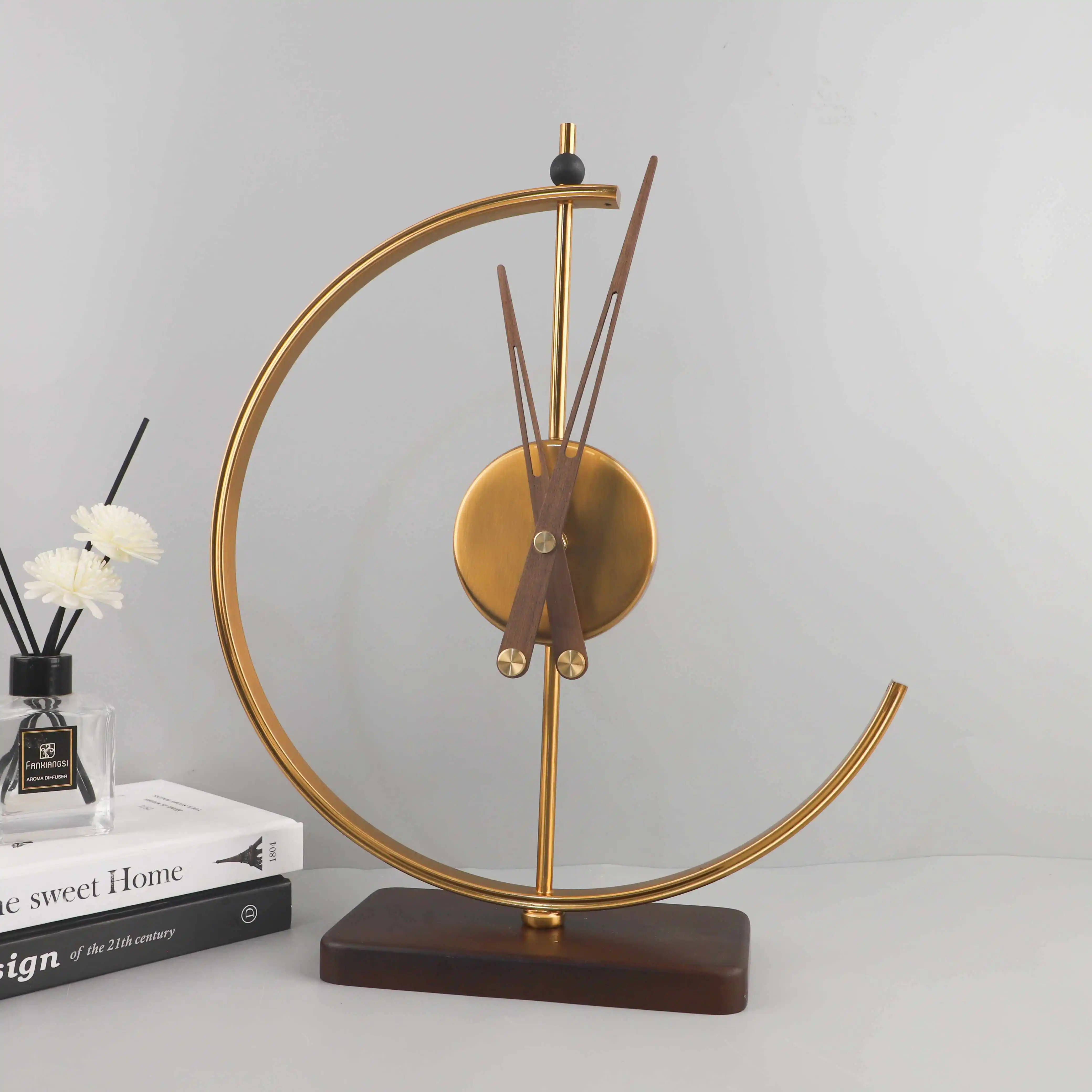 

Luxury Accessories Table Clocks Decoration Living Room Electronic Silent Table Clocks Italian Design Metal Home Decor Klok