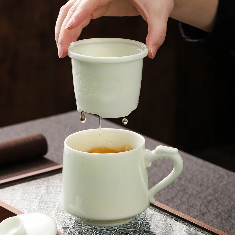 Chinese Style Tea Filtering and Separation Cups, With Cover White Porcelain Personal Mug, Home Drinkware Ceramic Office Cup, 1Pc