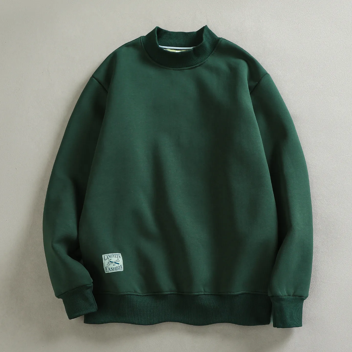 

2026 Зимний американский ретро тяжелый бархатный теплый однотонный свитер, мужской простой пуловер из 65% хлопка, спортивная одежда