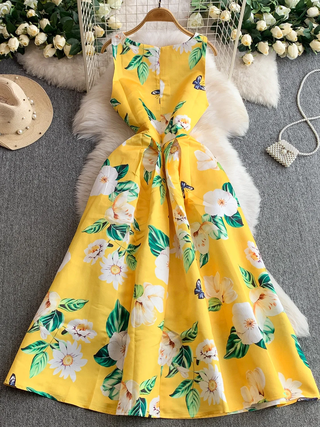 Ele Printed Round N… - image