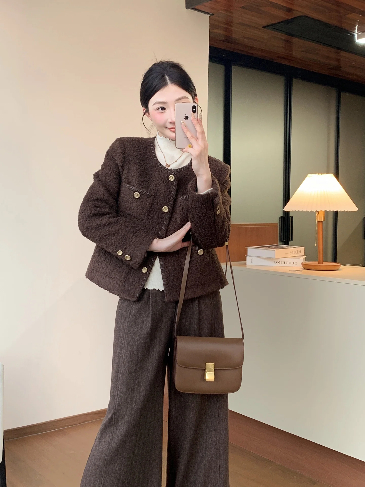 

Коричневое шерстяное твидовое стеганое пальто женское, короткое, с наполнителем из 90% белого утиного пуха, прямого кроя, новинка зимы 2025