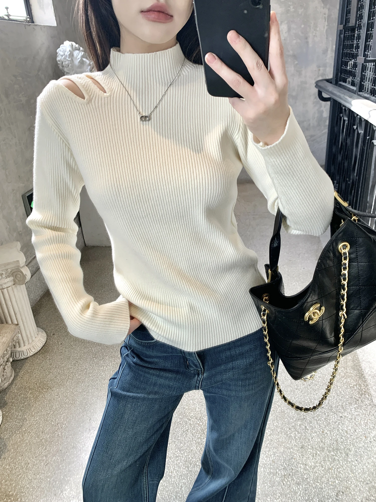 

Slim Fit Women's Knitted Base Layer Hollow out High Ne Top with MX Boom ey Winter Design Sense Inner Wear irt